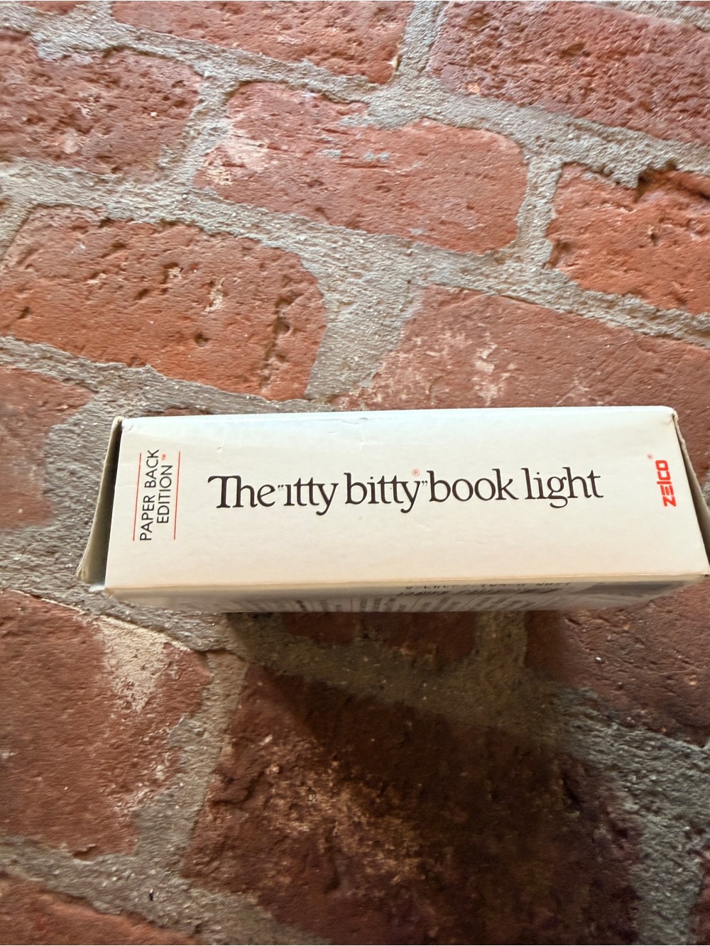 The Itty Bitty Book Light 1980's Zelco White Vintage Reading Lamp TESTED WORKS - Picture 8 of 16
